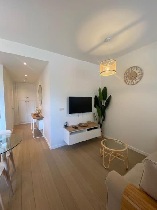 1 Chambre Avec Parking Au Coeur De Bruxelles 2D Luaran gambar