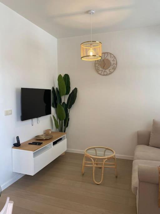 1 Chambre Avec Parking Au Coeur De Bruxelles 2D Luaran gambar
