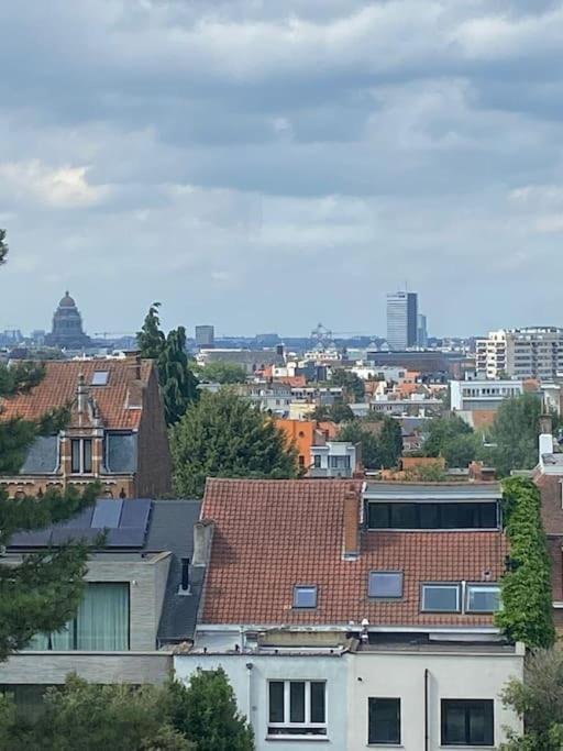 1 Chambre Avec Parking Au Coeur De Bruxelles 2D Luaran gambar