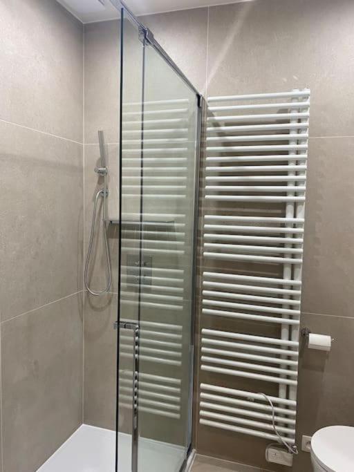 1 Chambre Avec Parking Au Coeur De Bruxelles 2D Luaran gambar